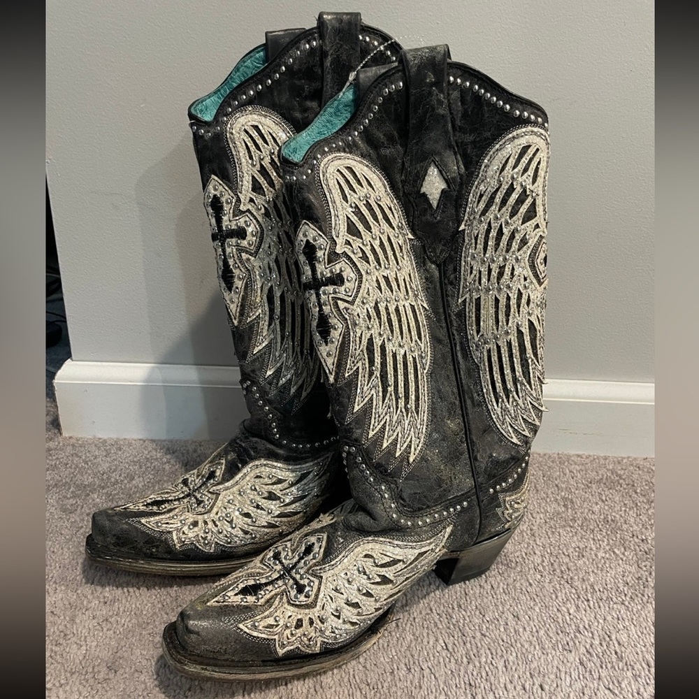 NWT Women’s Corral Cross & Wings Overlay Western Cowboy Boots - Snip Toe